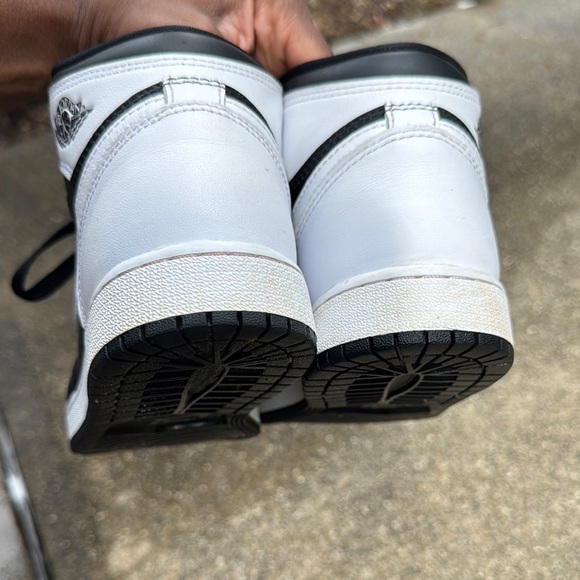🥳🥳 Nike Air High-Top Black and White Sneakers - Picture 5 of 6